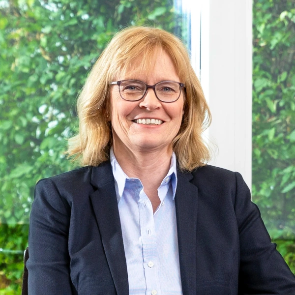 Cordula Freiberg - Ansprechpartnerin bei voss-helme.de