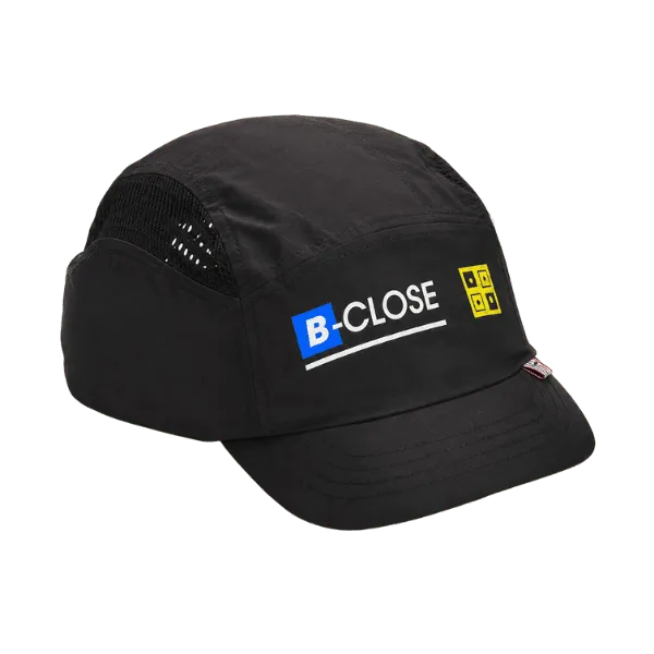 Schwarze Anstoßkappe mit Firmenlogo „Close“