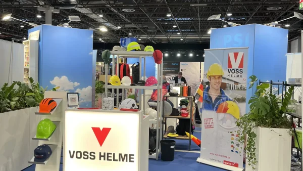 Blick auf den Messestand von Voss Helme auf der PSI-Messe